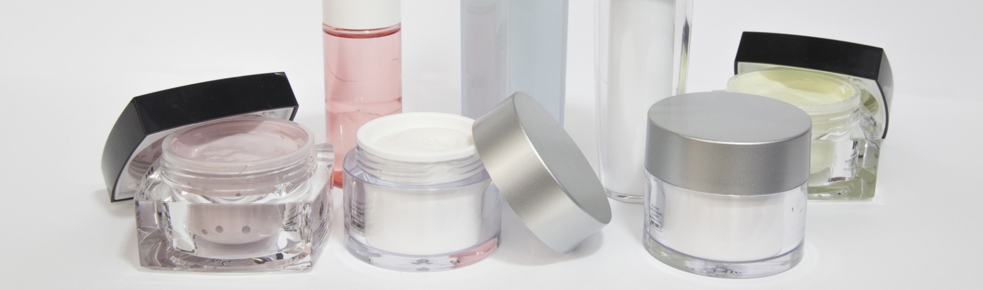 Sinerga develops and manufactures a complete range of dermo-cosmetics.